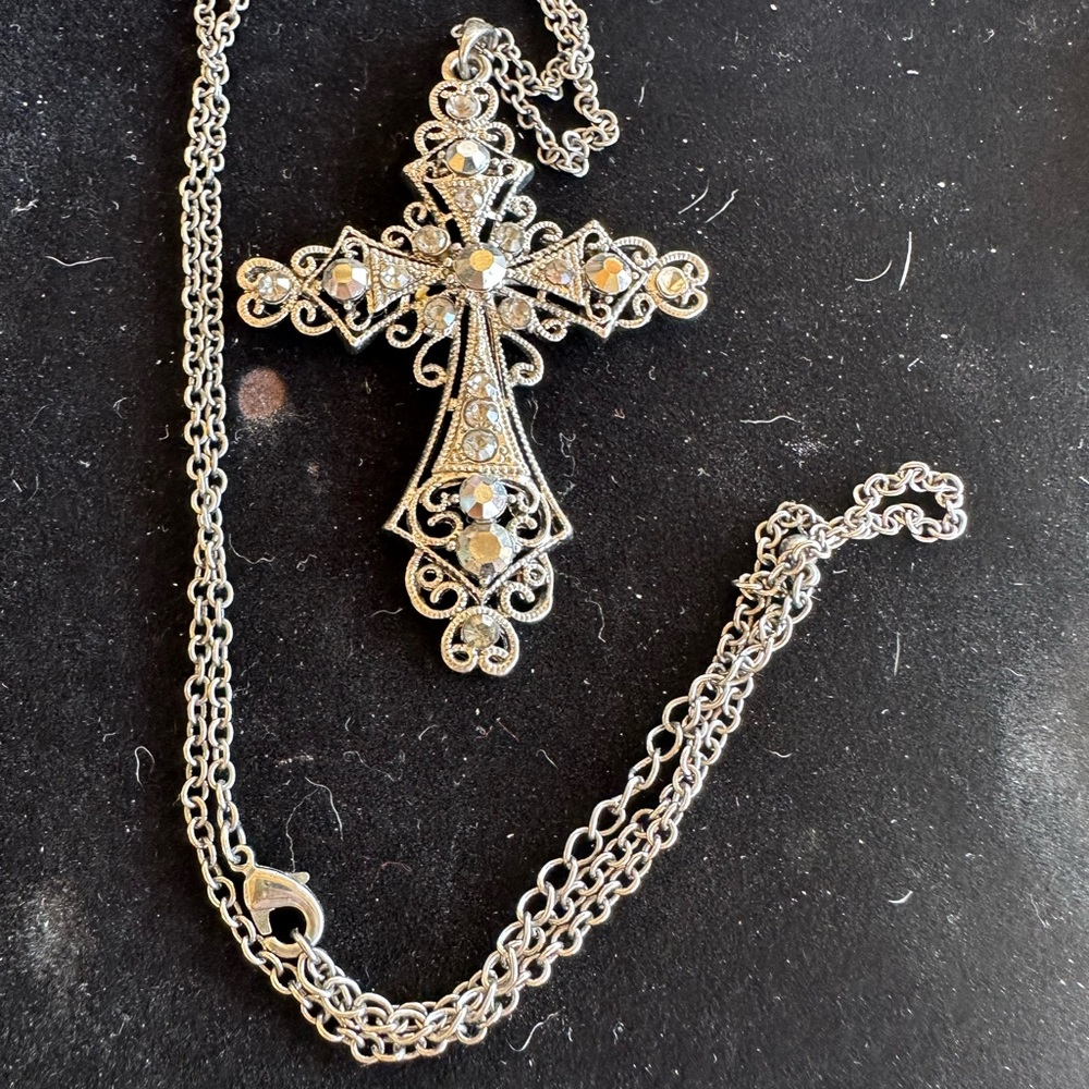 Elegant Silver Cross Pendant Necklace